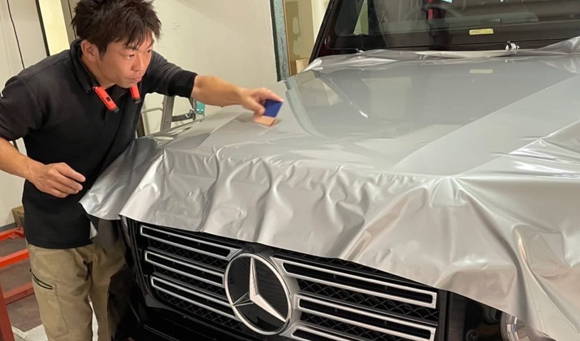 ベンツゲレンデ　カーラッピング施工作業